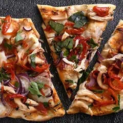 Rustic Chicken and Red Onion with Piquanté Pepper Pizza