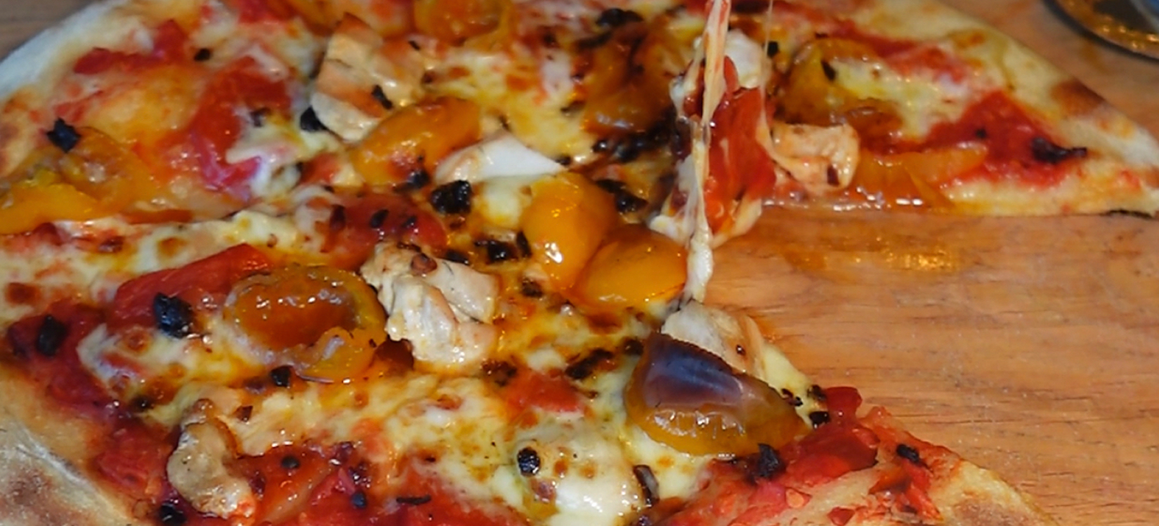 Spicy Chicken & Yellow Piquanté Pepper Pizza Spicy Chicken & Yellow Piquanté Pepper Pizza