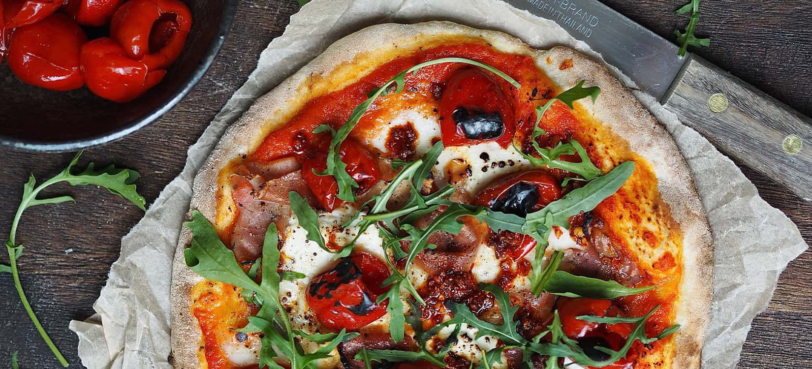 Sweet Piquanté Pepper Flatbread Pizza with Goats Cheese and Prosciutto Sweet Piquanté Pepper Flatbread Pizza with Goats Cheese and Prosciutto